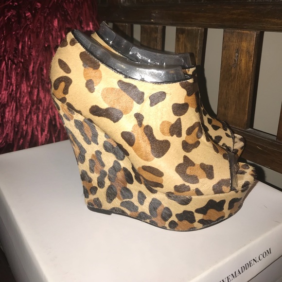 Steve Madden Leopard Wedges - Picture 3 of 3
